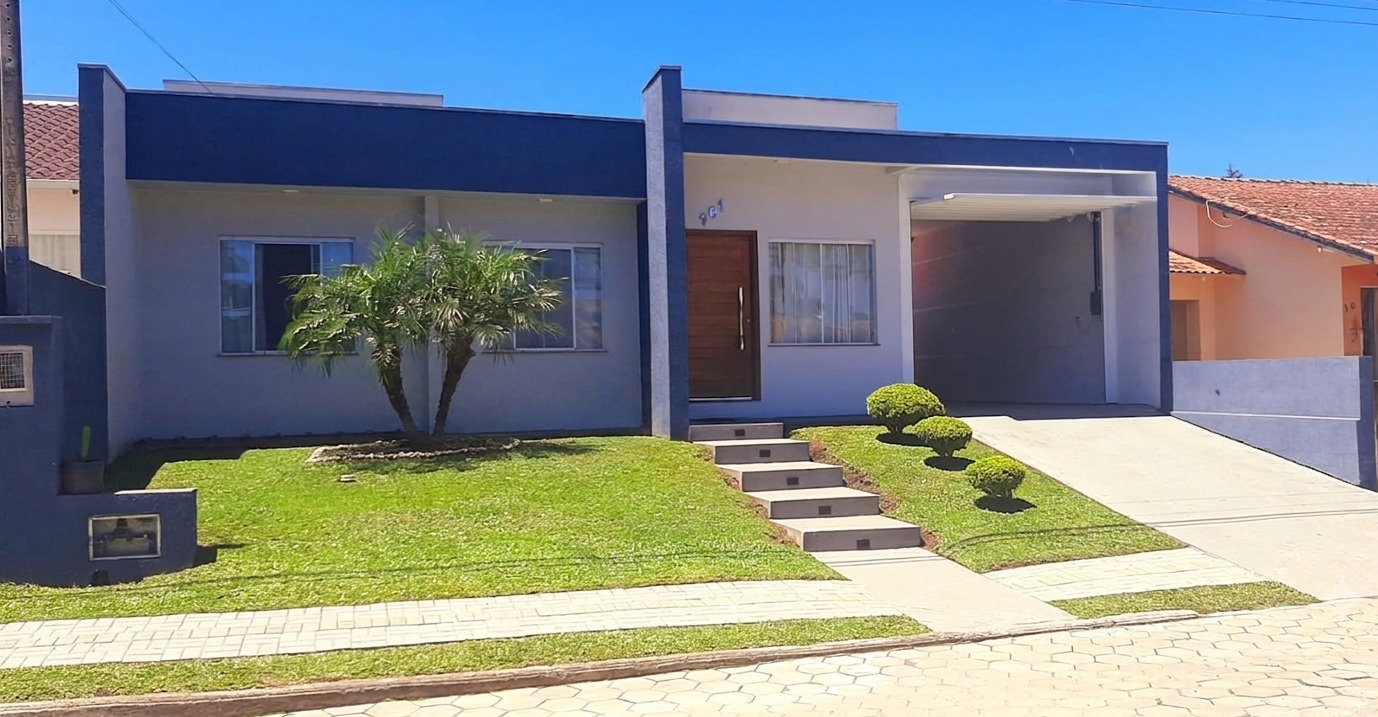Casa com piscina no Condomínio Jardim América