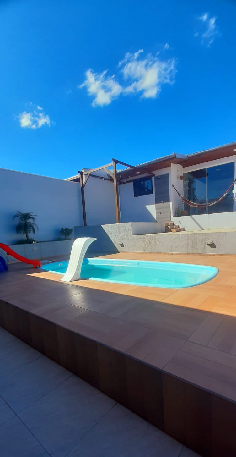 Área de lazer e piscina
